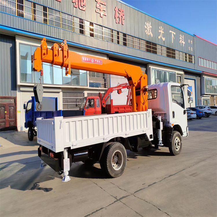 七星关区三轮随车吊定制 农用改装机自备吊中瑞长期出售